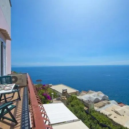 Appartement Tovere Sleeps 4