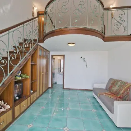 Tovere Sleeps 4 *