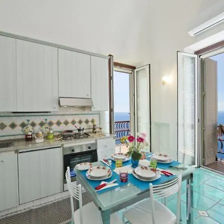 Tovere Sleeps 4 *